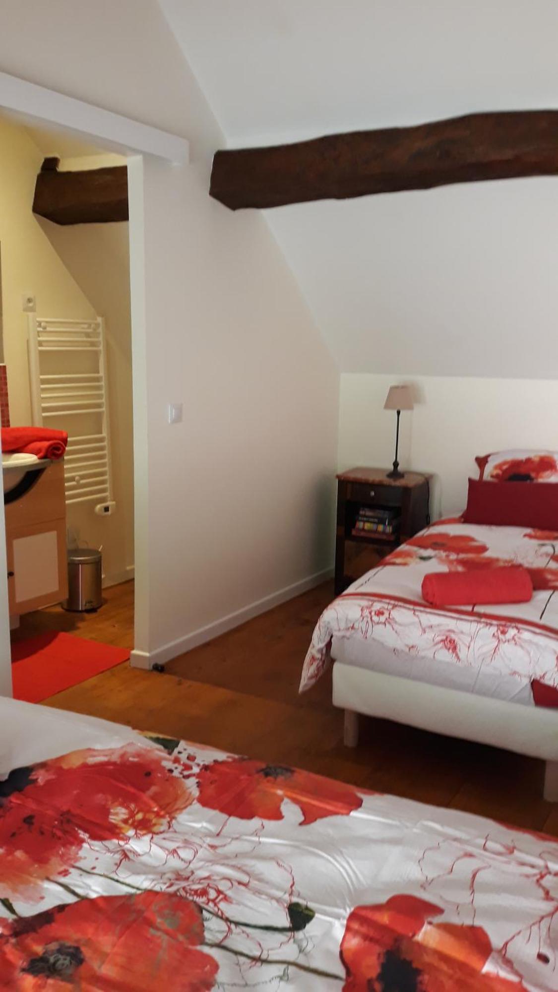 La Maison Rose: Lieu Atypique Hotell Nemours Exteriör bild